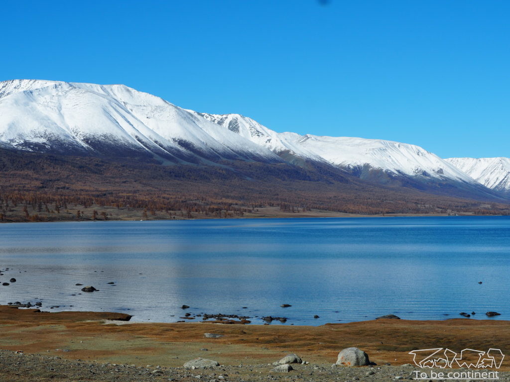 Khoton Lake. Park Narodowy Altai Tavan Bogd.
