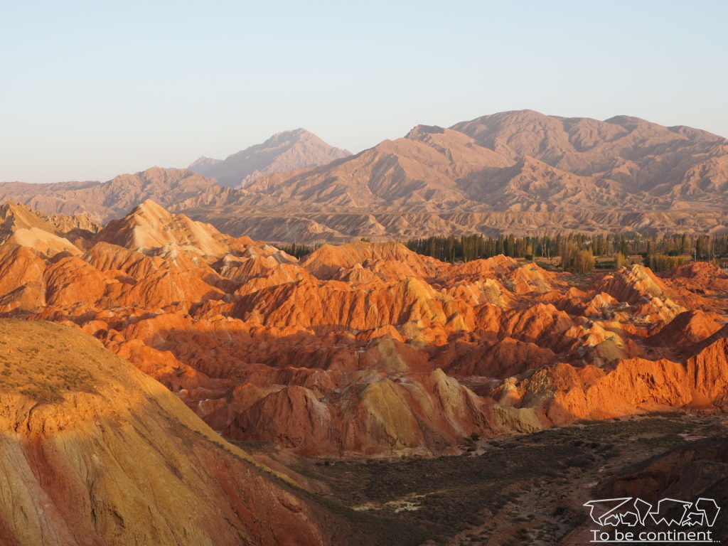 Danxia w trakcie wschodu słońca.