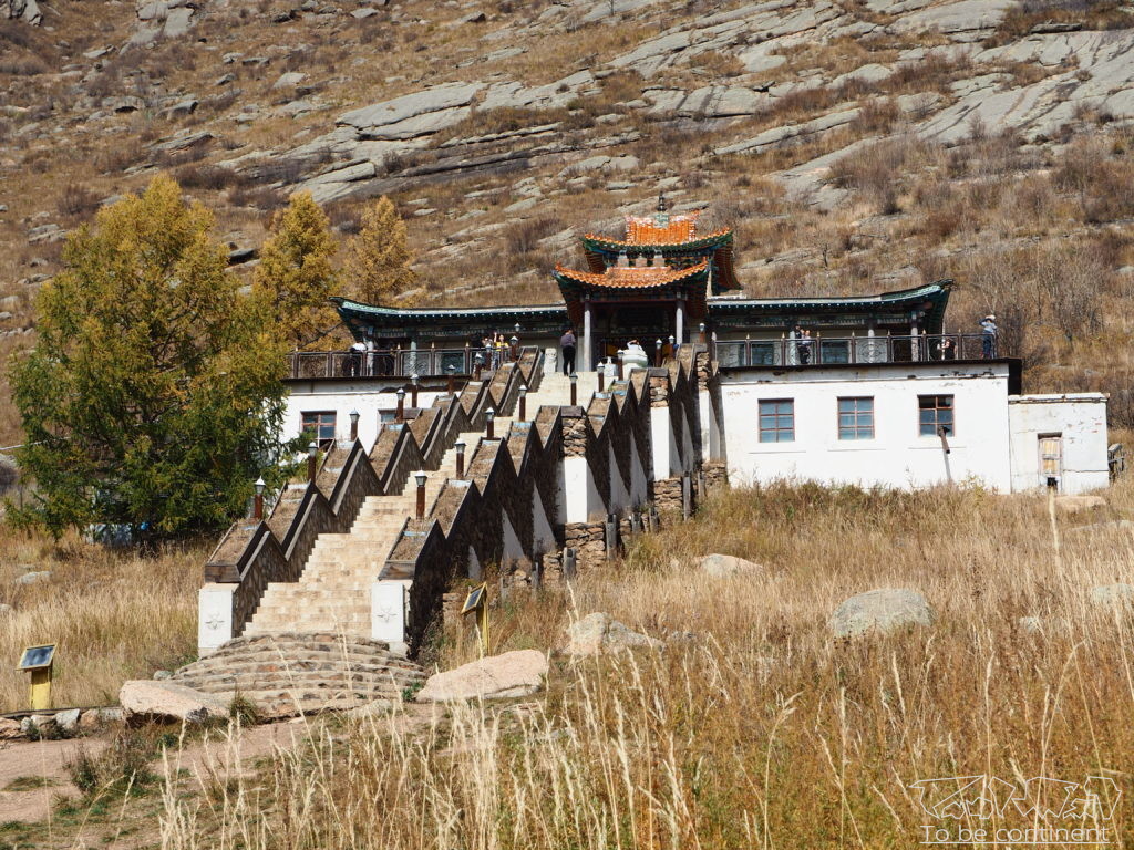 Ariyabal Meditation Temple kształtem ma przypominać słonia.
