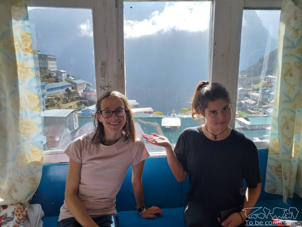 Widok w pokoju w Namche Bazar.