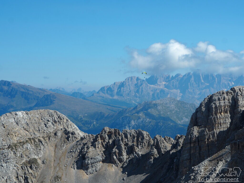 Widok z Rifugio Torre di Pisa.